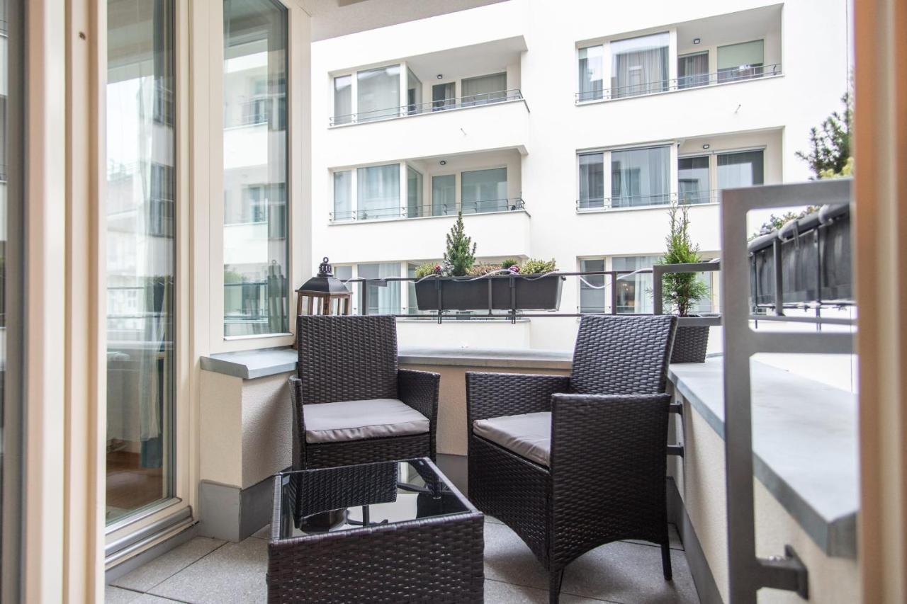 Apartment With Balcony Prag Exterior foto